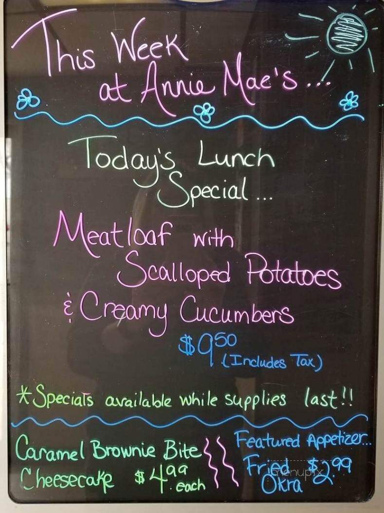 Annie Mae's - Ellinwood, KS