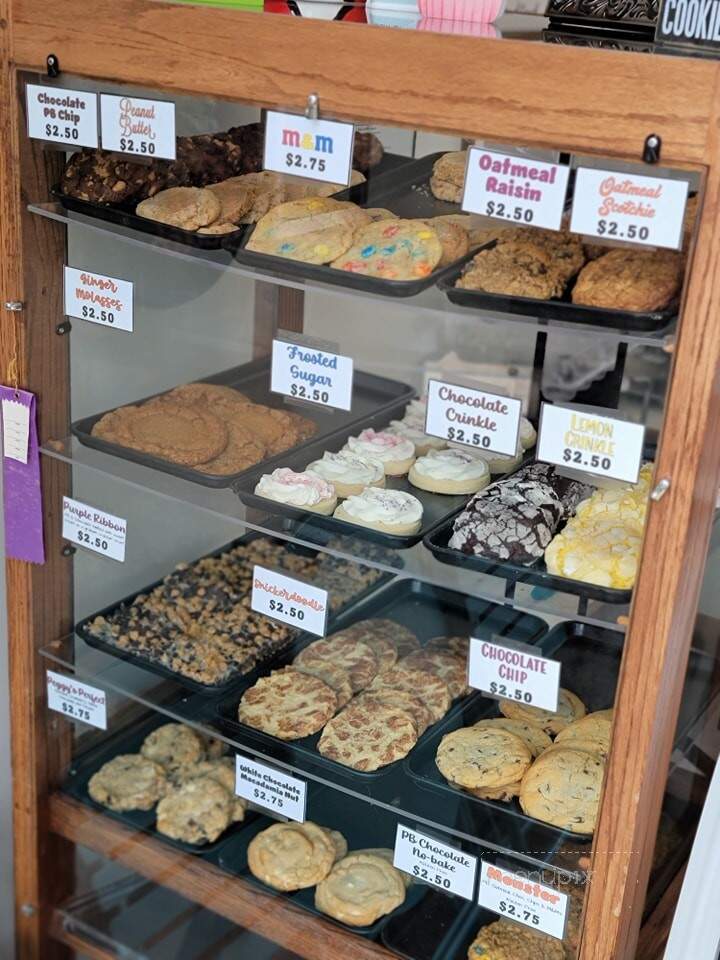 Holly's Sweet Treats - Hutchinson, KS